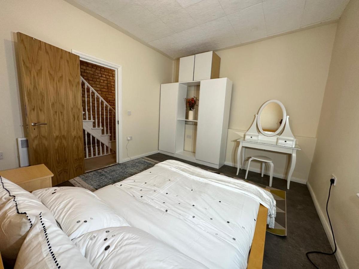 North London A Spacious 7 Bedroom House Accommodating Up To 18 People Complete With Own Gym And Table Tennis Εξωτερικό φωτογραφία