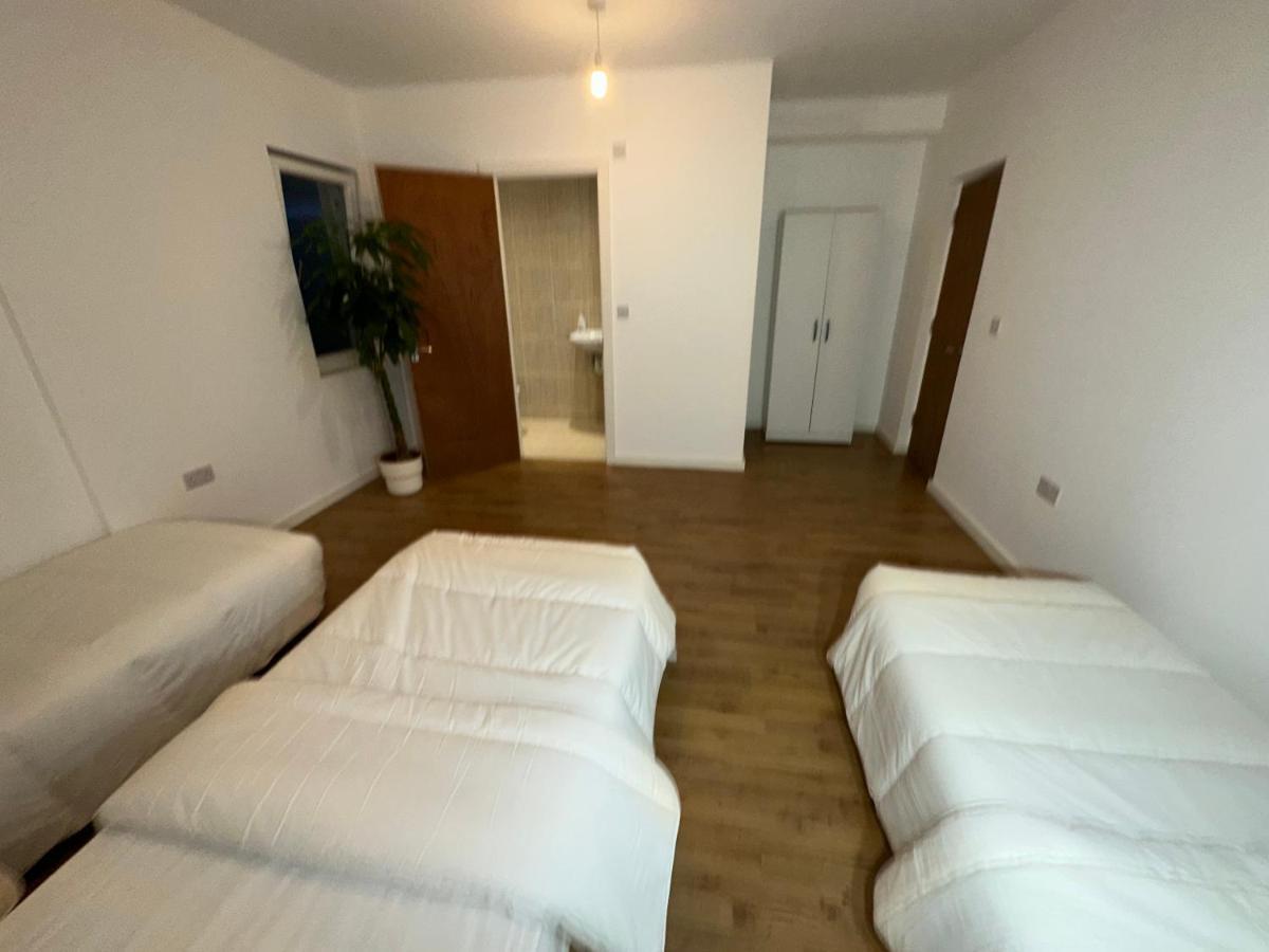 North London A Spacious 7 Bedroom House Accommodating Up To 18 People Complete With Own Gym And Table Tennis Εξωτερικό φωτογραφία