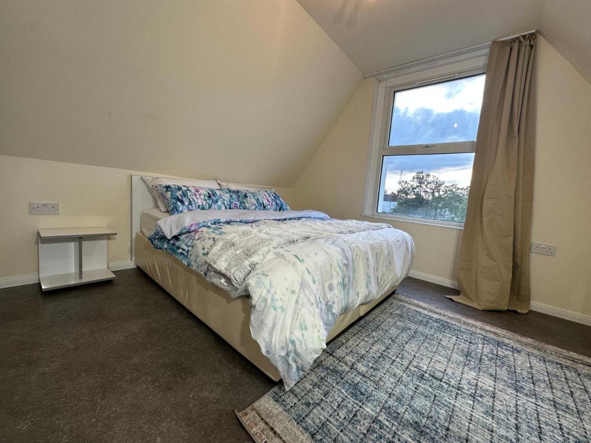 North London A Spacious 7 Bedroom House Accommodating Up To 18 People Complete With Own Gym And Table Tennis Εξωτερικό φωτογραφία