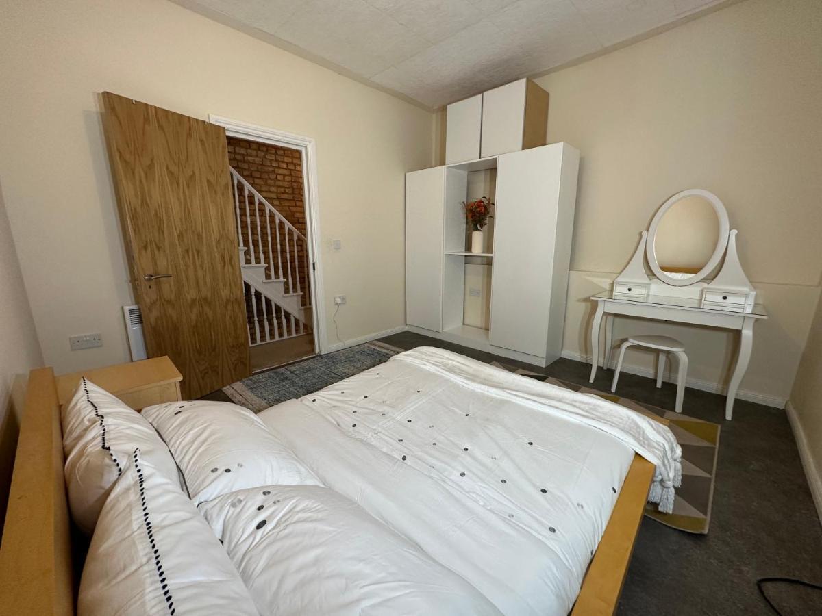 North London A Spacious 7 Bedroom House Accommodating Up To 18 People Complete With Own Gym And Table Tennis Εξωτερικό φωτογραφία