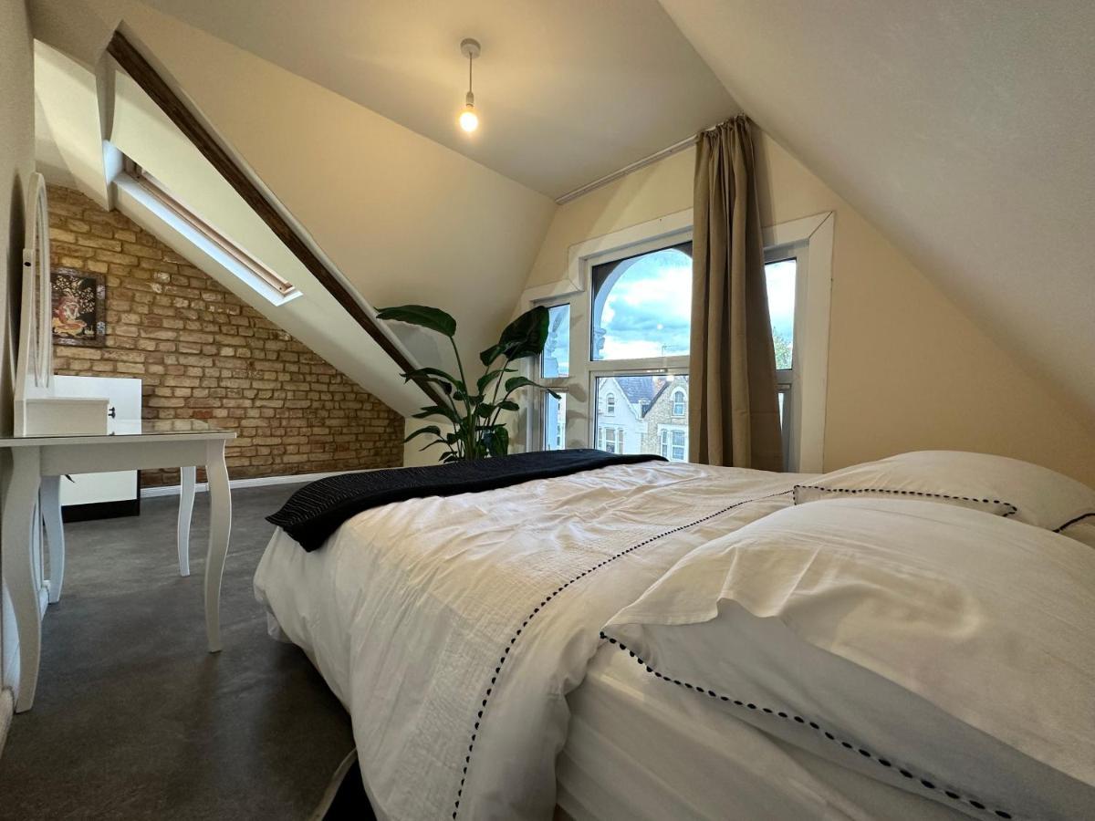 North London A Spacious 7 Bedroom House Accommodating Up To 18 People Complete With Own Gym And Table Tennis Εξωτερικό φωτογραφία