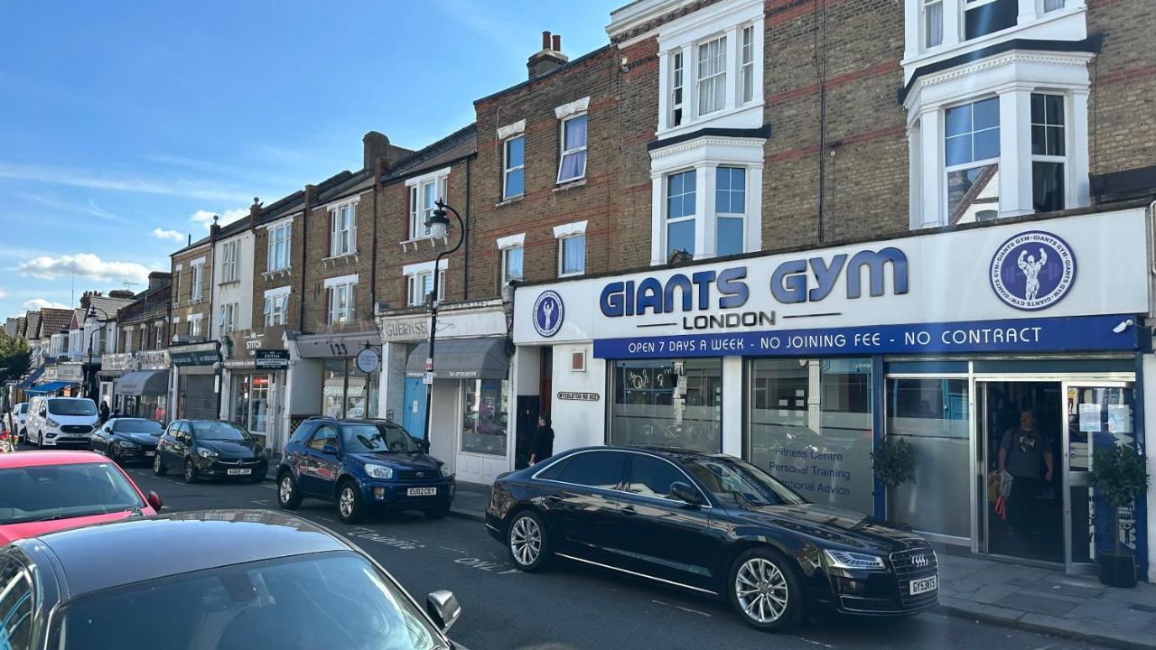 North London A Spacious 7 Bedroom House Accommodating Up To 18 People Complete With Own Gym And Table Tennis Εξωτερικό φωτογραφία
