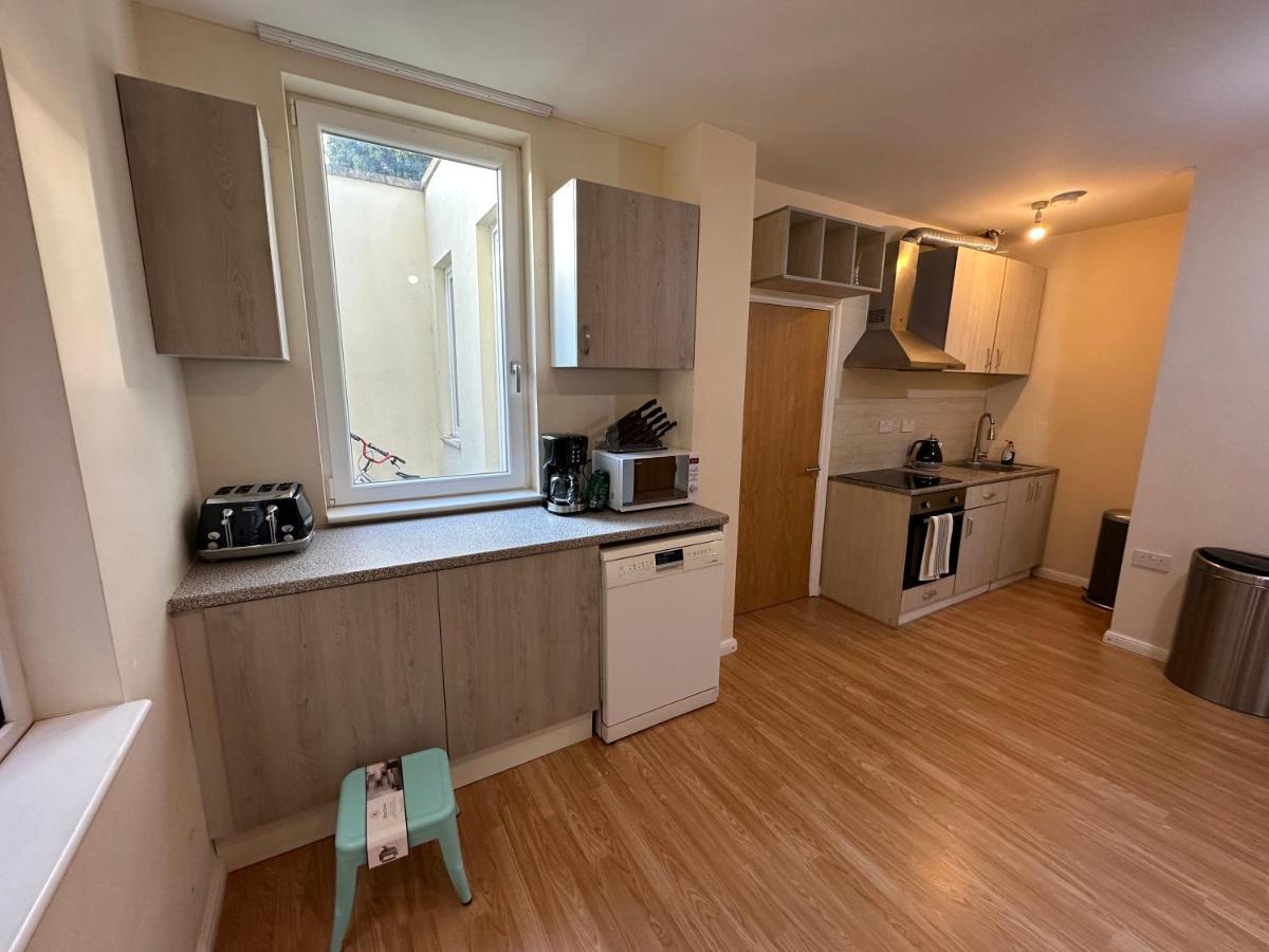 North London A Spacious 7 Bedroom House Accommodating Up To 18 People Complete With Own Gym And Table Tennis Εξωτερικό φωτογραφία