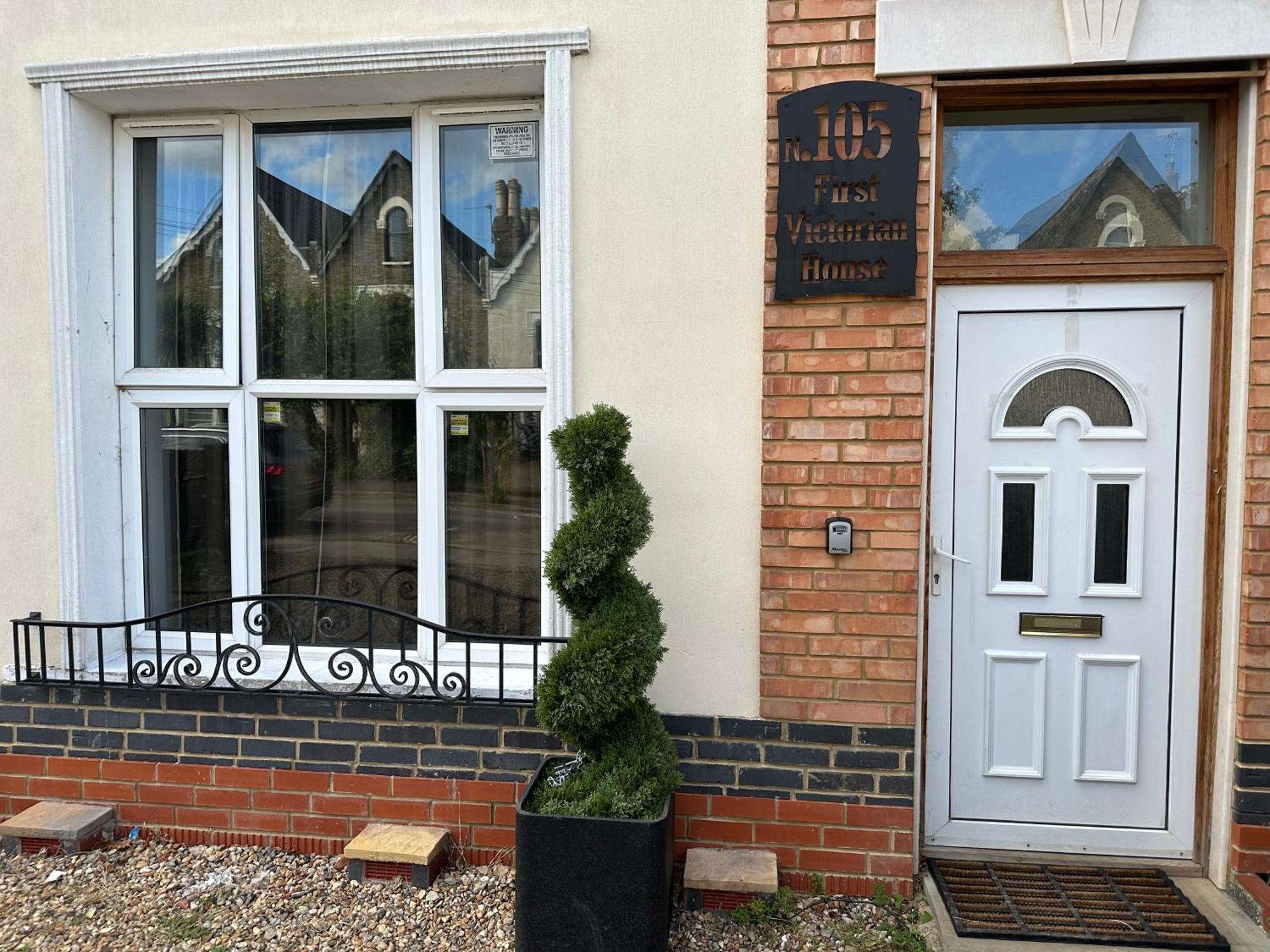 North London A Spacious 7 Bedroom House Accommodating Up To 18 People Complete With Own Gym And Table Tennis Εξωτερικό φωτογραφία